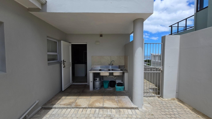 6 Bedroom Property for Sale in Franskraal Western Cape